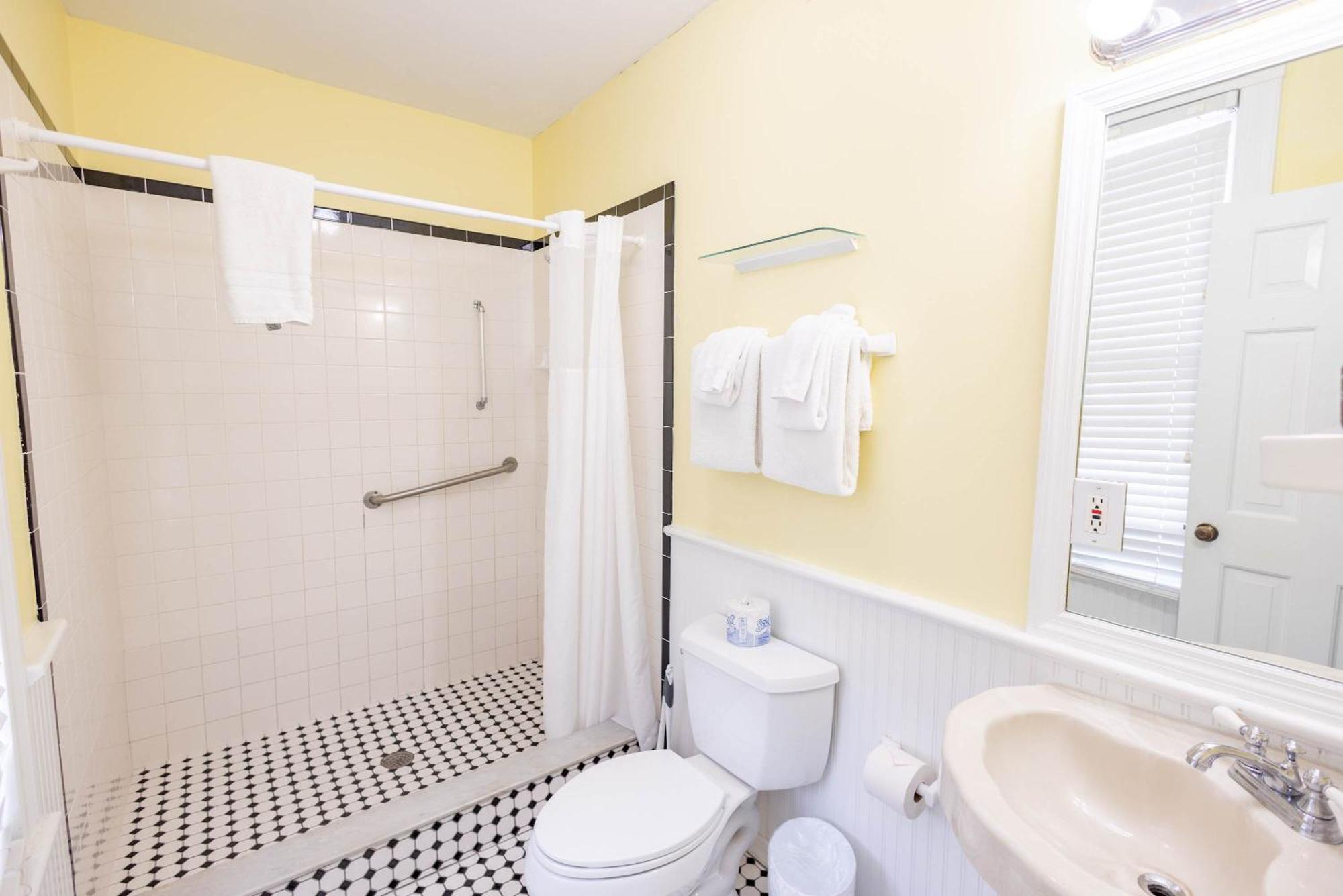 Deluxe Queen At The Curry Mansion - Parking & Heated Pool! Key West Exterior photo